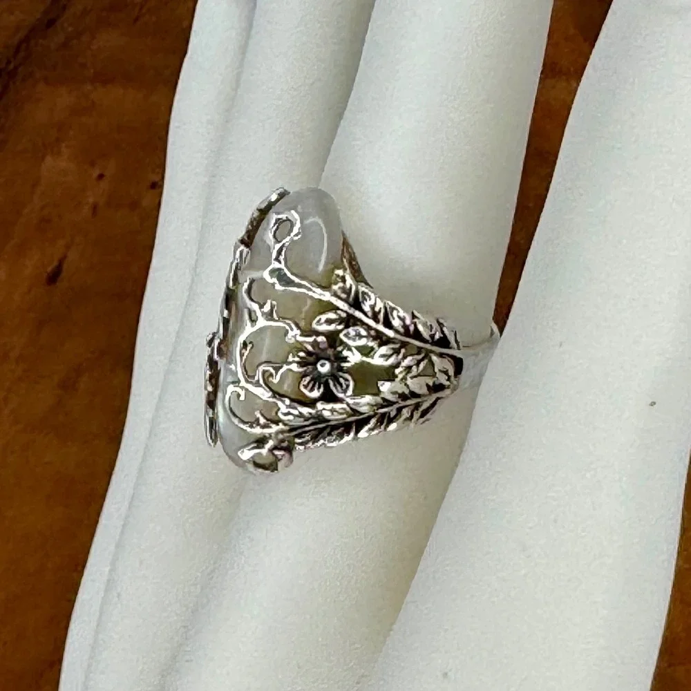 Sterling Silver Floral Filigree Ring with Mother of Pearl CFT Thailand Size 7